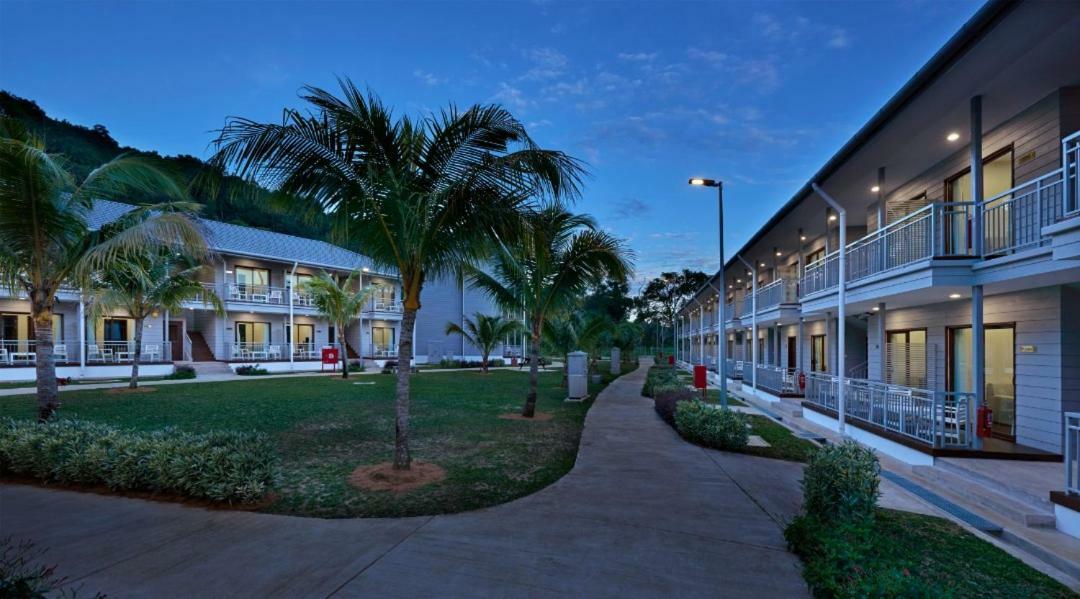 Royale Chulan Cherating Chalet Exterior photo